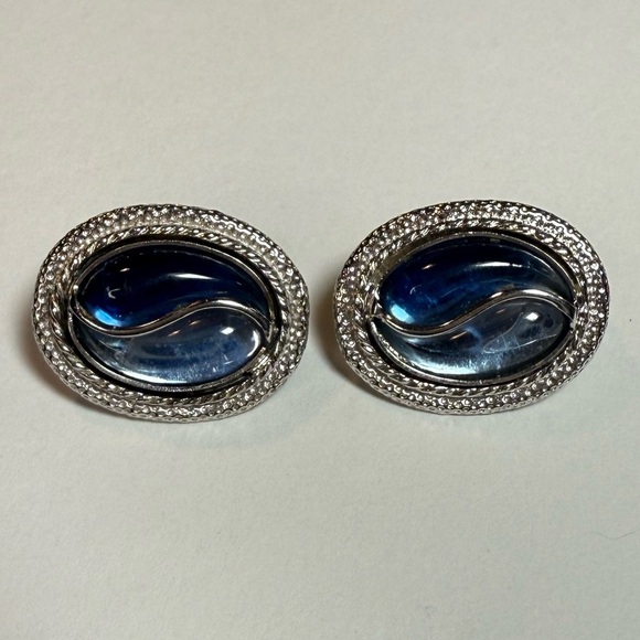 Emmons Jewelry - Vintage 60’s Emmons Silver Tone Blue Lucite Cabochon Clip-On Earrings